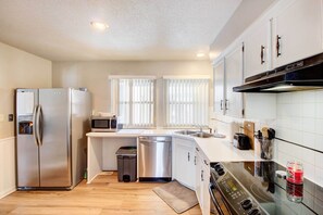Apartment (2 Bedrooms) | Interior - Pleasant Condo - 14 Mi to Dtwn Kansas City (Overland Park)