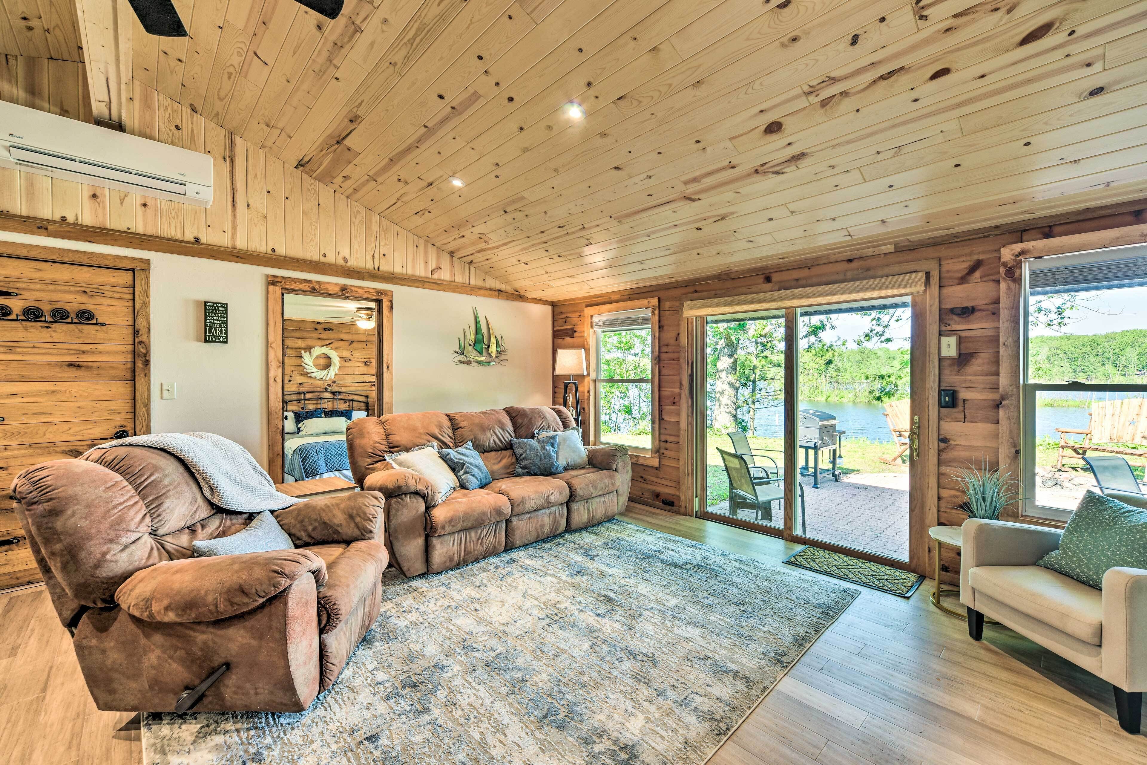 Frederic Lakefront Retreat w/ Dock & Patio!