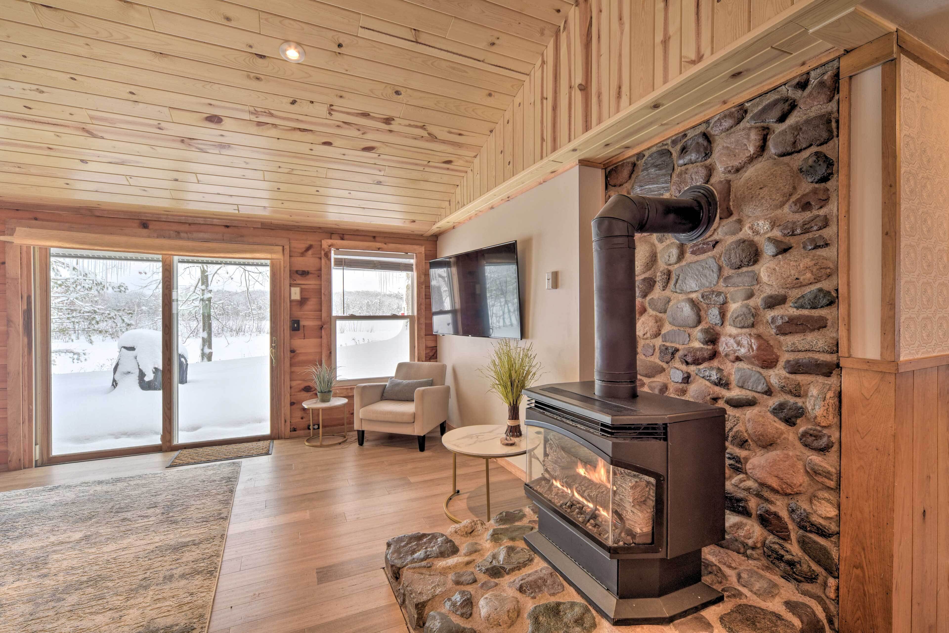 Frederic Lakefront Retreat w/ Dock & Patio!