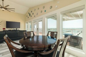 Interior - On Galveston Bay: Spacious Home w/ Pier & Grills! (Dickinson)