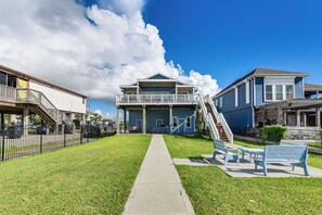 Interior - On Galveston Bay: Spacious Home w/ Pier & Grills! (Dickinson)