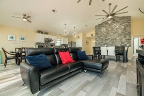 House (4 Bedrooms) | Interior - On Galveston Bay: Spacious Home w/ Pier & Grills! (Dickinson)
