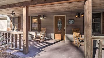 House (5 Bedrooms) | Interior