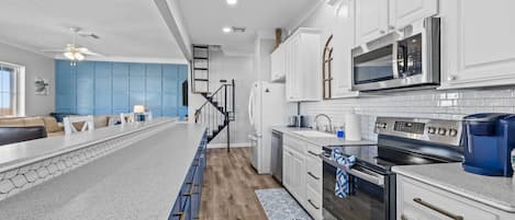 House (3 Bedrooms) | Interior