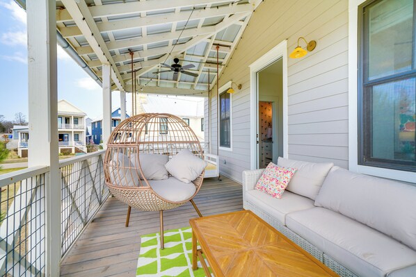 House (5 Bedrooms) | Interior - Carlton Landing Home w/ Poolside Lake View! (Eufaula)