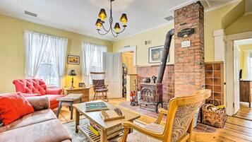 House (5 Bedrooms) | Interior