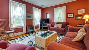 Unclassified image, 3 of 46, button - Historic Mount Holly Vacation Rental (Mount Holly)