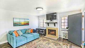 Apartment (2 Bedrooms) | Front of property