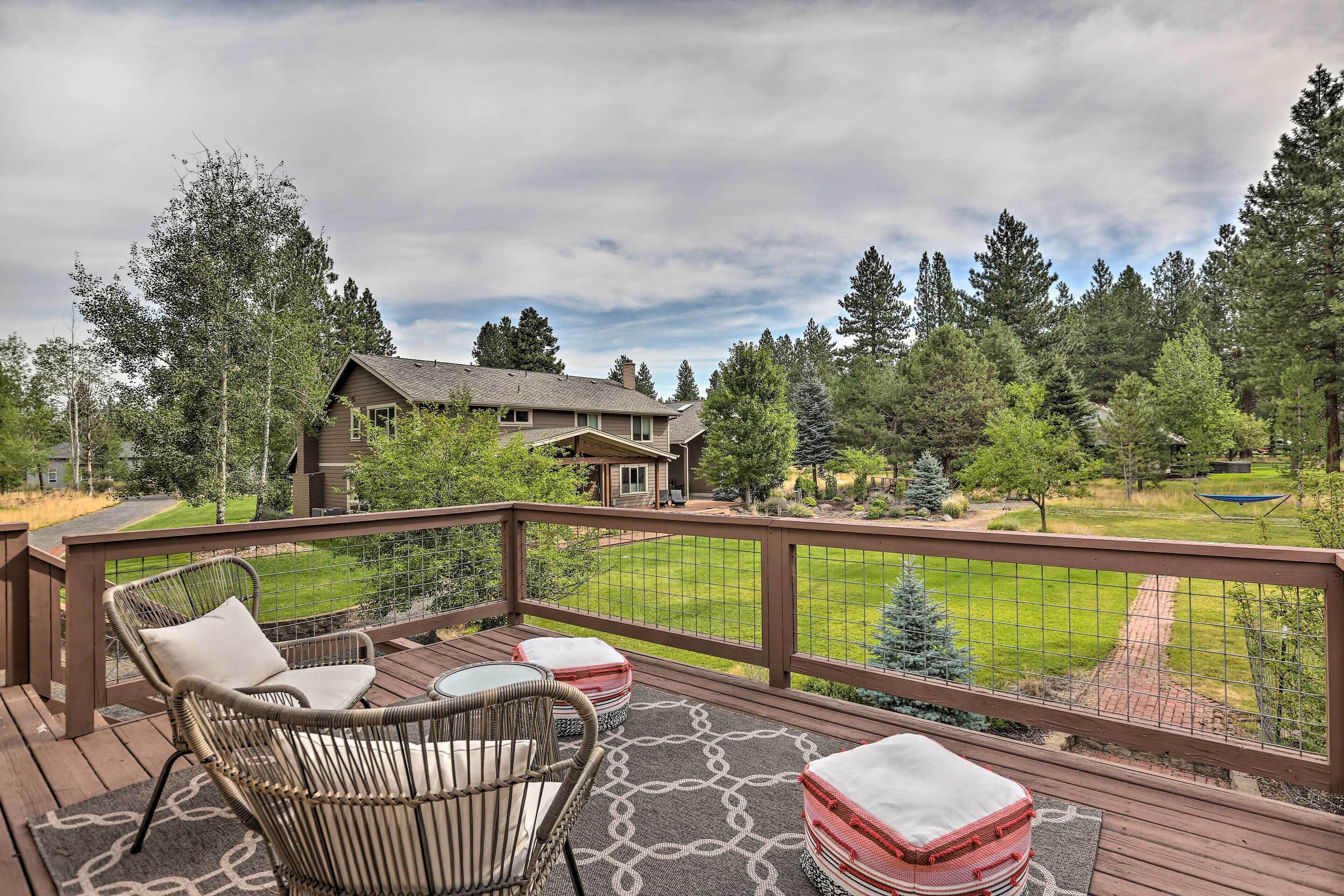 Upscale Bend Barn w/ Deck - Close to Trails!