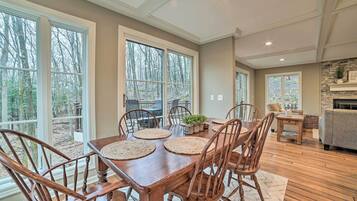 House (4 Bedrooms) | Interior