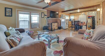 Cozy Houghton Lake Vacation Rental w/ Fireplace!