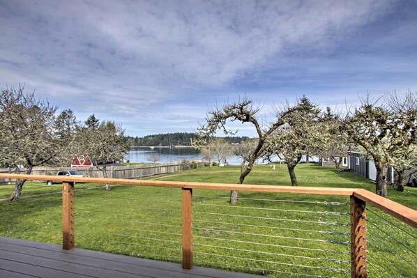 House (3 Bedrooms) | Interior - Waterfront Anderson Island Home w/ Kayaks (Anderson Island)