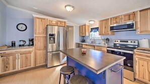 House (3 Bedrooms) | Interior - Family-friendly Bernice Home: 2 Mi to Lake & Park! (Afton)