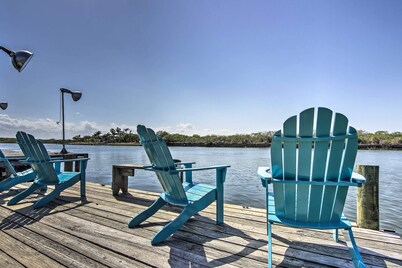 Waterfront Rio Hondo Studio w/ Shared Grill & Dock