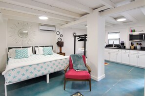 Apartment (0 Bedroom) | Interior