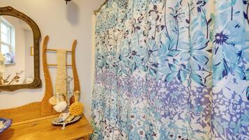 Rumah (2 Bedrooms) | Interior