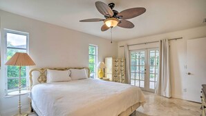 House (3 Bedrooms) | Interior - Pool Access & Beach Gear! Canalfront Naples Home (Naples)