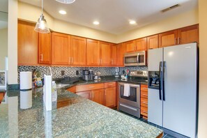 Apartment (2 Bedrooms) | Interior - 2 Mi to Ocean: Rehoboth Beach Condo w/ Pool Access (Rehoboth Beach)