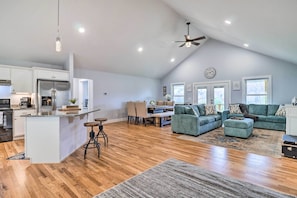 House (3 Bedrooms) | Interior