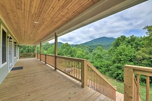 House (3 Bedrooms) | Interior - Waynesville Smart Cabin w/ Hot Tub & Views! (Waynesville)