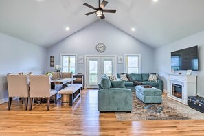 House (3 Bedrooms) | Interior