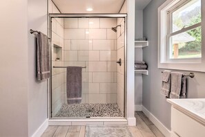 House (3 Bedrooms) | Interior - Waynesville Smart Cabin w/ Hot Tub & Views! (Waynesville)