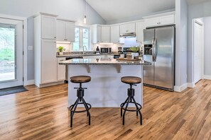 House (3 Bedrooms) | Interior - Waynesville Smart Cabin w/ Hot Tub & Views! (Waynesville)