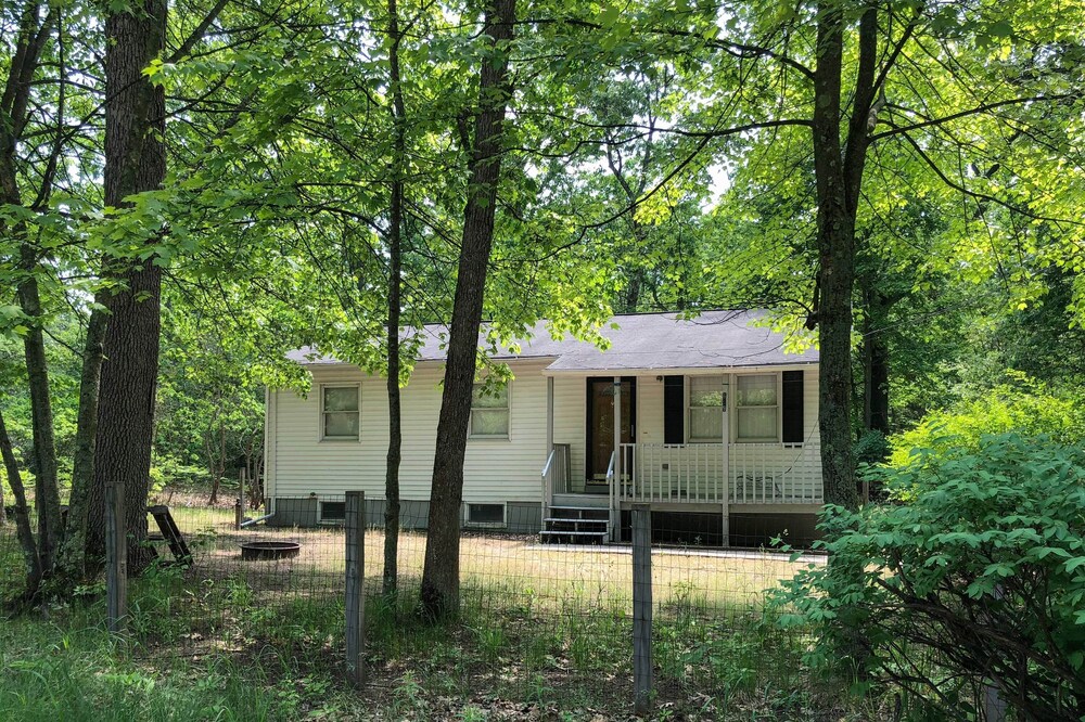 Wooded Twin Lakes Retreat: 13 Mi to Lake Michigan!