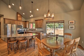 House (2 Bedrooms) | Interior