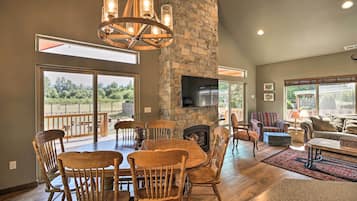 House (2 Bedrooms) | Interior
