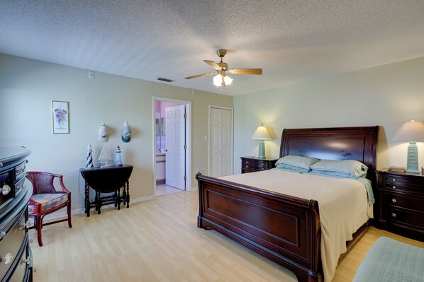 House (2 Bedrooms) | Interior