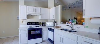 Bright Titusville Retreat w/ Lanai - WFH Friendly!