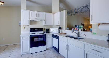 Bright Titusville Retreat w/ Lanai - WFH Friendly!