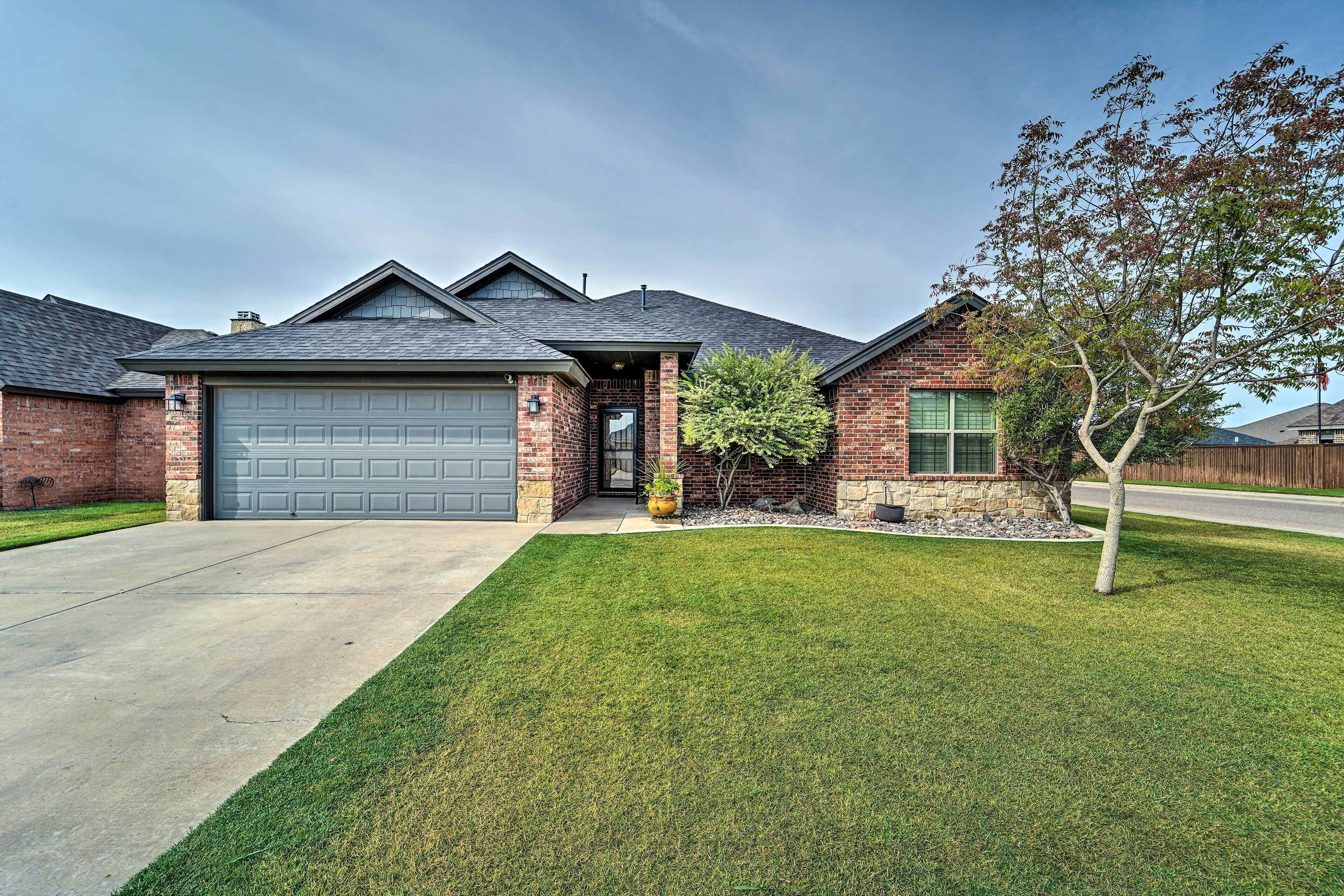 Quaint Lubbock Home ~ 6 Mi to TTU + Downtown!