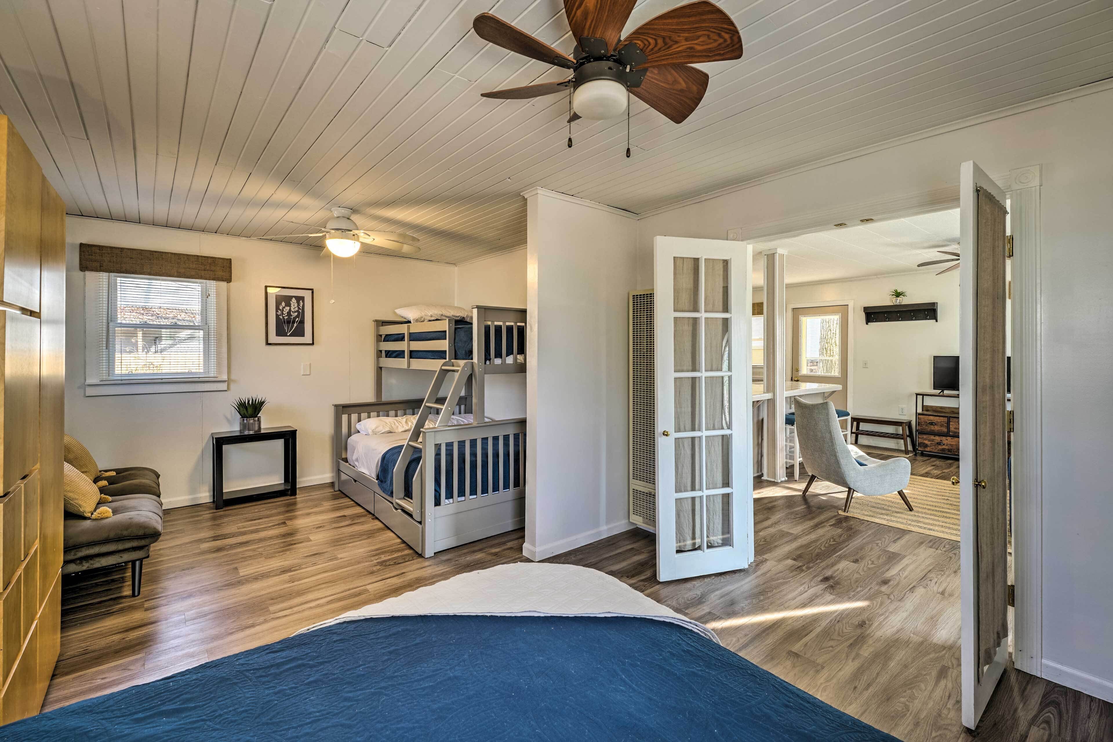 Lakeview Mecosta Cottage w/ Grill + Fire Pit