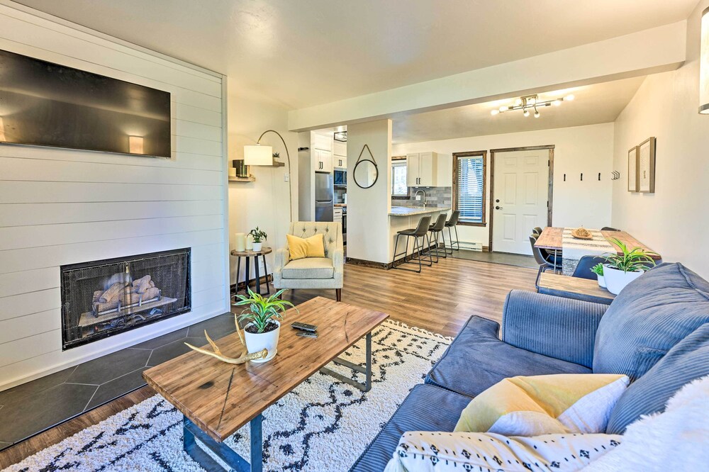 Chic 'hygge Hideaway' - 1 Mile to Ski Slopes!