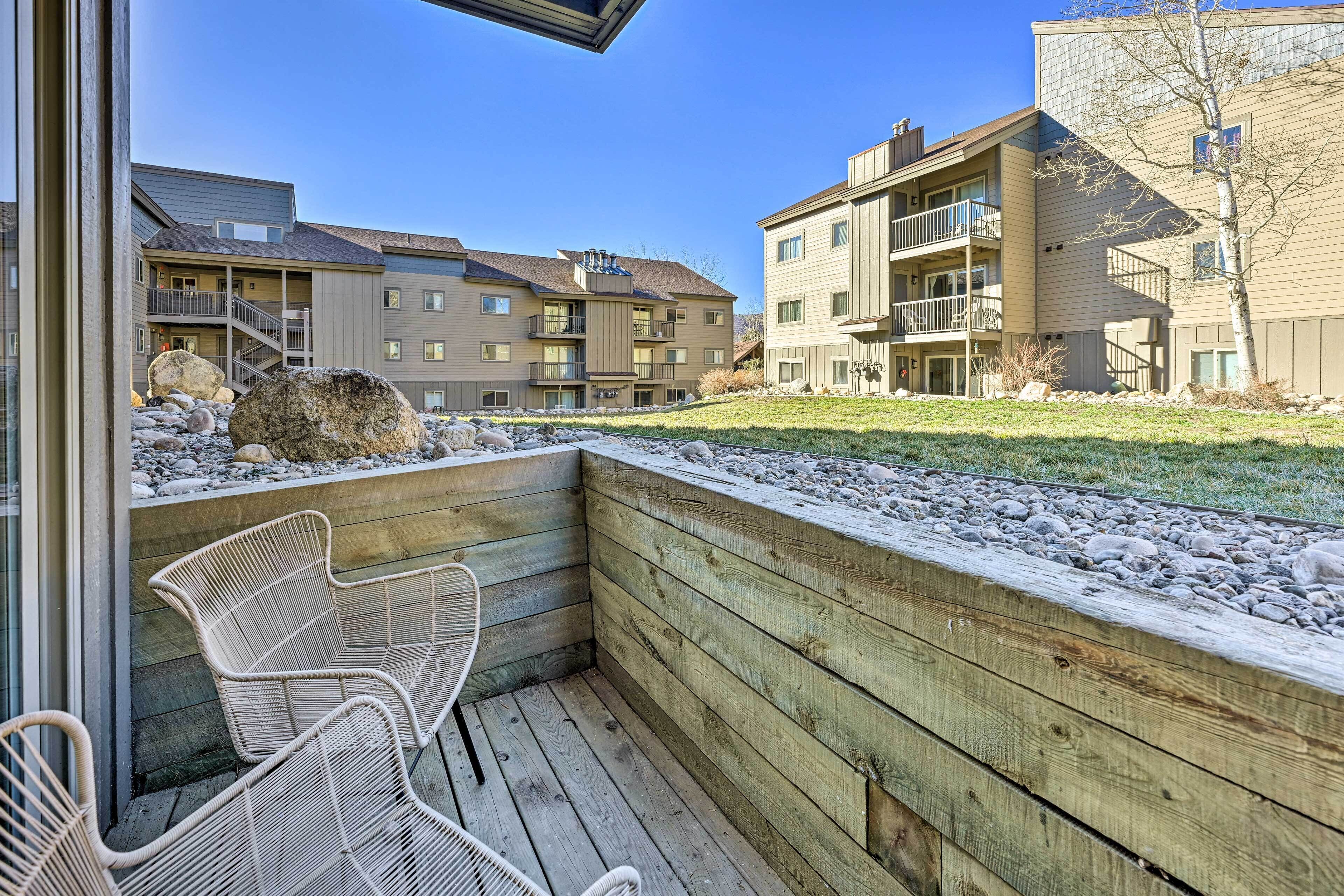 Chic 'hygge Hideaway' - 1 Mile to Ski Slopes!