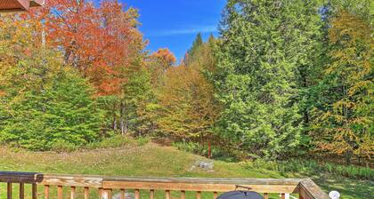 Jewett Cabin w/ Viewing Deck - 10 Mins to Skiing!