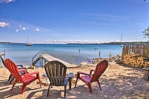 Interior - Quaint Studio w/ Shared Beach: Walk to Suttons Bay (Suttons Bay)