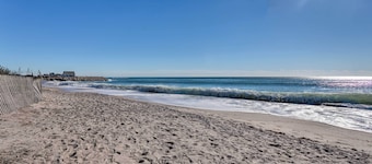 Seaside SK Getaway: Steps to Matunuck Beach!