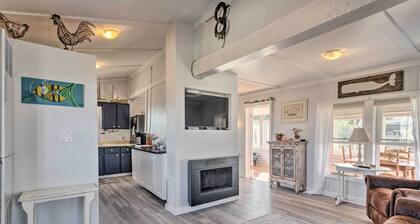 Seaside SK Getaway: Steps to Matunuck Beach!