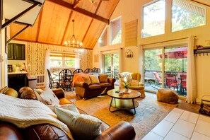 House (5 Bedrooms) | Interior