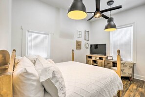 Casa (3 Bedrooms) | 3 camere, postazione laptop, ferro/asse da stiro, lenzuola