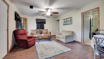 Cottage (2 Bedrooms) | Interior