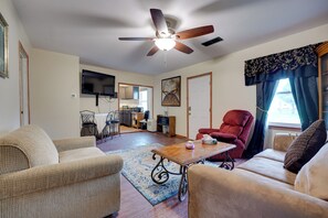 Cottage (2 Bedrooms) | Interior