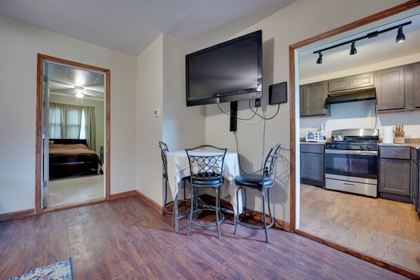 Interior - Riverside Niles Retreat w/ Fire Pit & Grill! (Niles)