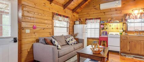 House (1 Bedroom) | Interior