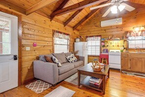 House (1 Bedroom) | Interior