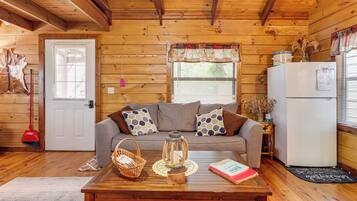 House (1 Bedroom) | Interior