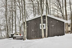 Interior - Tranquil Marenisco Cabin on Lake Gogebic! (Marenisco)